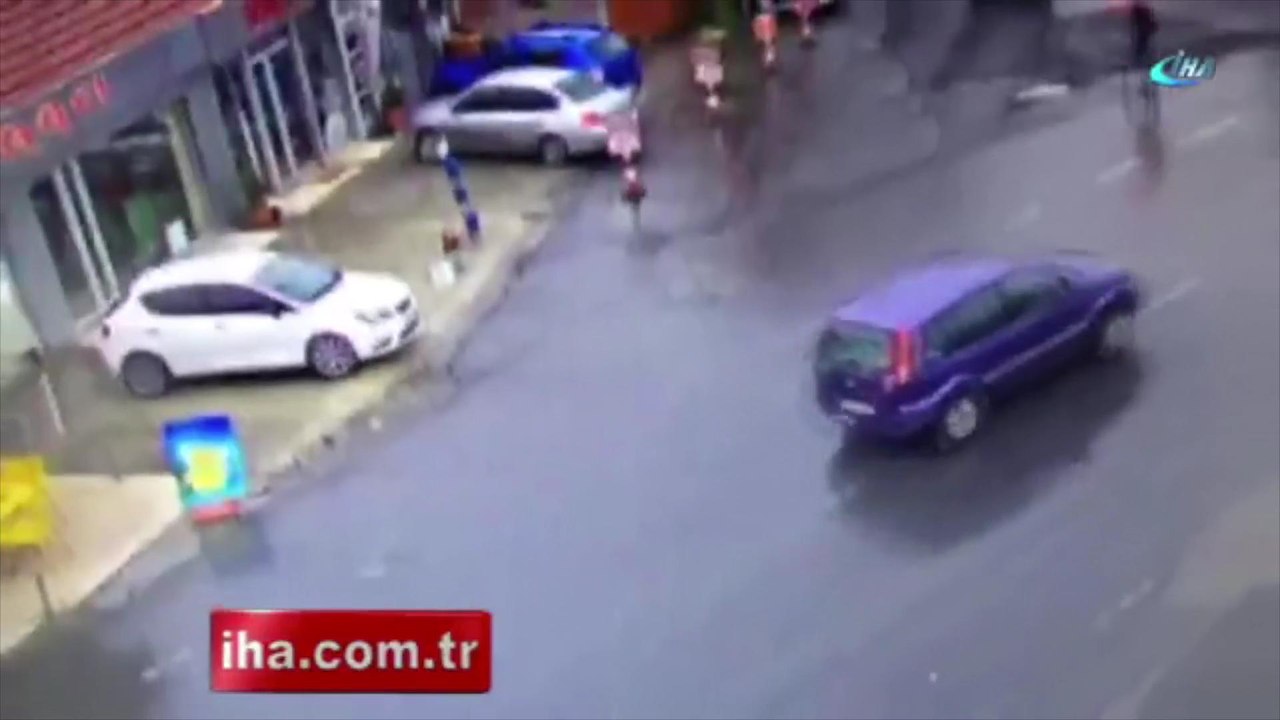 Shocking Video of 2 Women Lobbing Grenades at Turkish Police