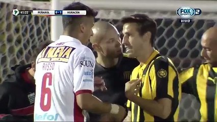 L'arbitre annule un but anti fair-play