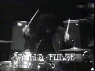 VANILLA FUDGE