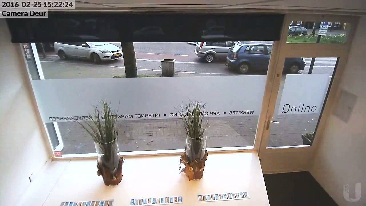 Le fail d'une femme au volant dans un parking