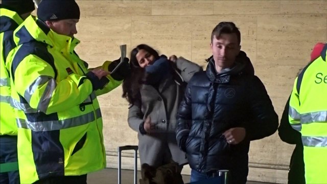 Greqi, lulëzon biznesi i falsifikimit të pasaportave - Top Channel Albania - News - Lajme