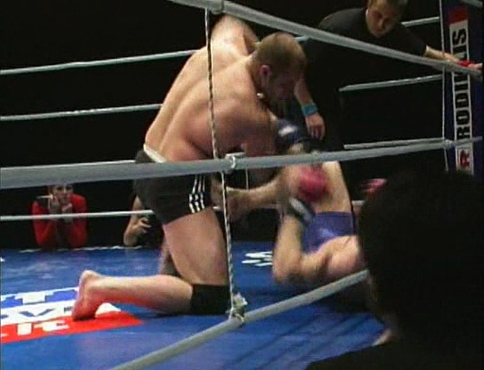 Fedor Emelianenko  - Egidijus Valavicius, Rings - Lithuania - Bushido Rings, 7 05.04.2003