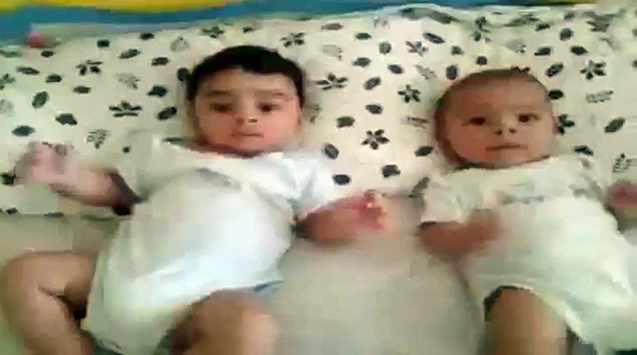 Oyun Havası Oynayan Bebekler Video