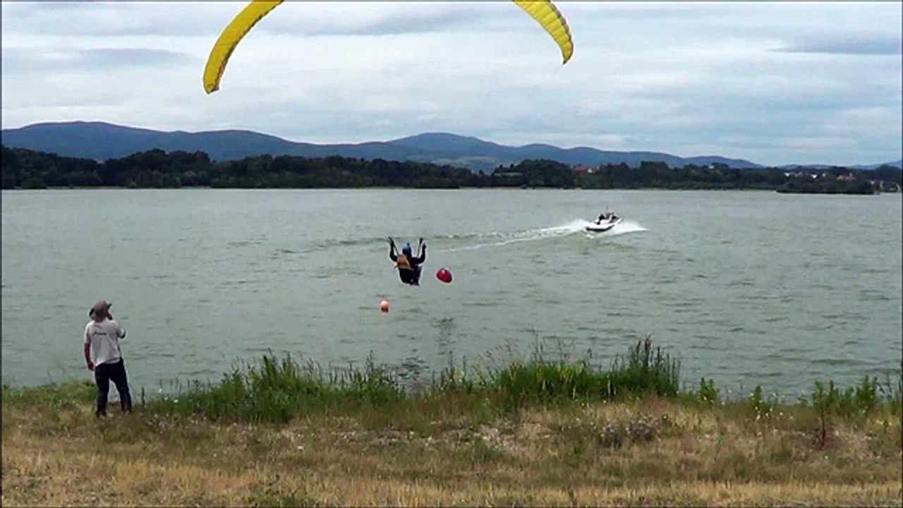paragliding SIV, full stall, twist and rescue toss
