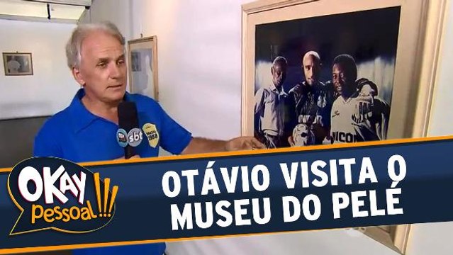 Otávio Mesquita visita o Museu do Pelé