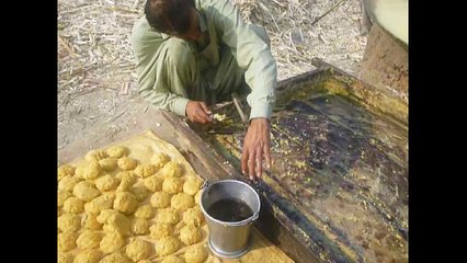 گُڑ بنانے کا پراسس How to make sweet cakes