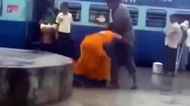 Баба отпиздила мужика Смотреть Всем!!!