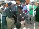 Pakistani Police Dancing On The Road-Hahah-Watch-Top Funny Videos-Top Prank Videos-Top Vines Videos-Viral Video-Funny Fails