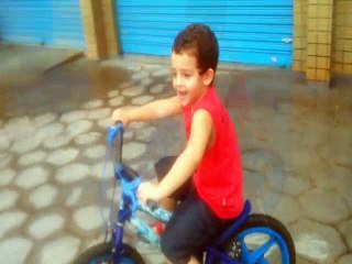 Davi e suas primeiras pedaladas