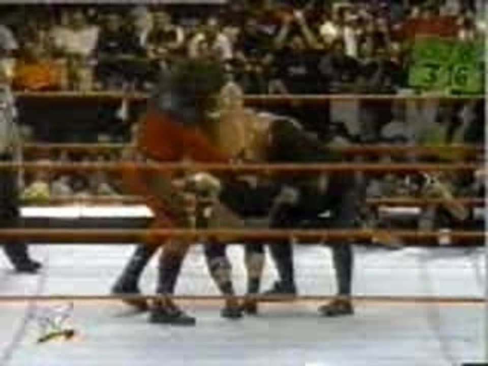 Wwe kane & undertaker double chokeslam on austin