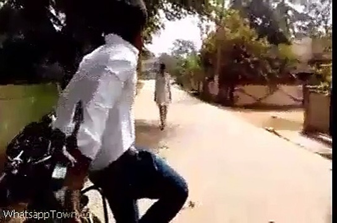 kisi larki ko i love you bolne se pehle yeh video zaroor dekhen elfy har jaga kaam dekhae