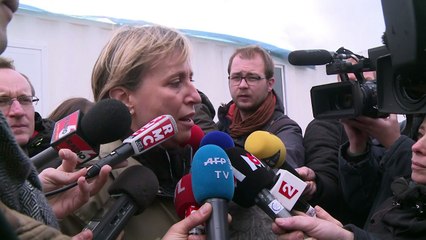 Ouverture à Calais du premier camp de migrants "en dur"