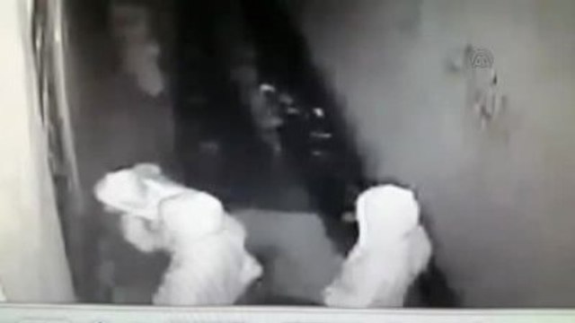 Hırsızlık İçin Kuaföre Girmek İsterken Öldürülen Kişinin Güvenlik Kamerası Görüntüleri