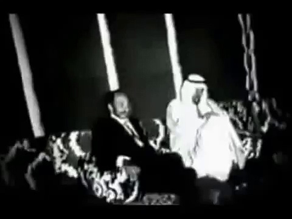 انور السادات يرقص بالسيف بعد حرب اكتوبر _ مصر ياما يا بهية