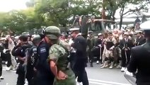 Militares bailando después del desfile México D.F.