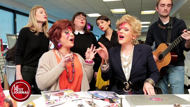 Catherine et Liliane chantent David Bowie - Le Petit Journal du 12/01 - CANAL+