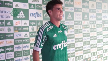 Palmeiras apresenta o volante Rodrigo em Itu