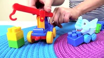 Мультики для самых маленьких: Машинки и Зверюшки. Играем в конструктор. Учим цвета 어린이만화