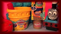 Play Doh Sweet Shoppe Ice Cream Cone Maker with The Cookie Monster and Chattering teeth