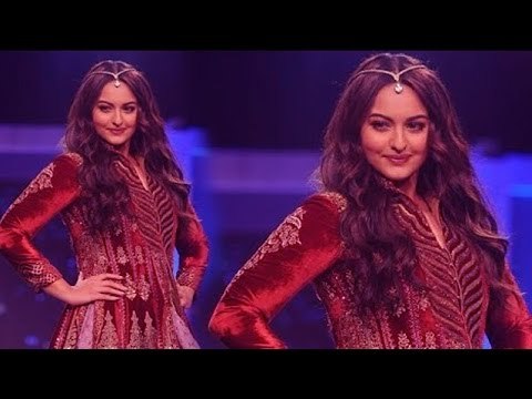 HOT Sonakshi Sinha Sizzles On RAMP @ Blenders Pride Fashion Tour 2015