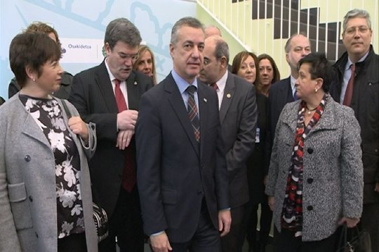 Urkullu inaugura un centro de salud en Bilbao