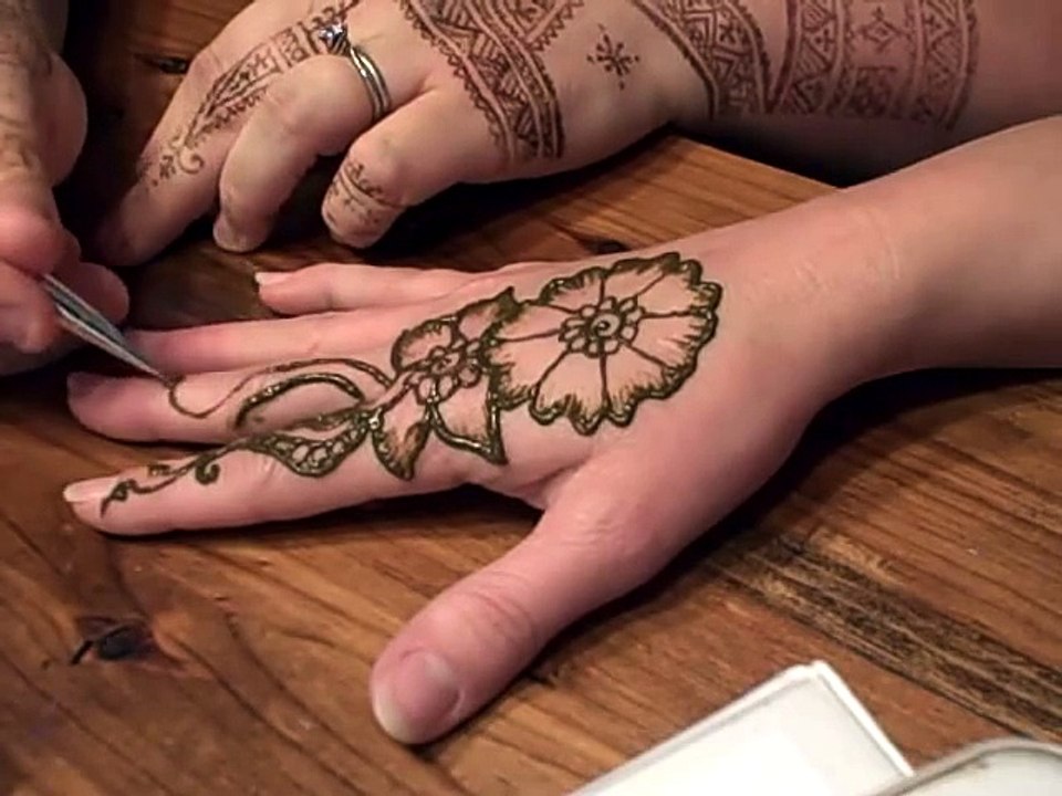 Simple Henna Design_HD