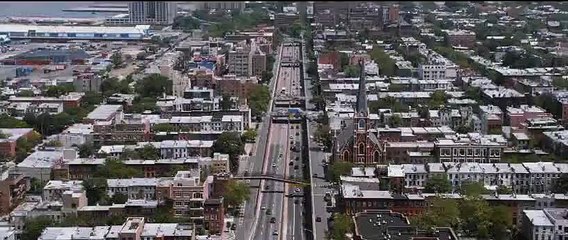 Extrêmement fort et incroyablement près