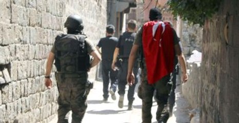 Özel Harekat Polislerinden Operasyon İçin Girdikleri Eve Anlamlı Not
