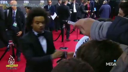 marcelo signs barca shirt