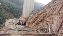 Hiện trường kinh hoàng vụ sập dầm cầu khiến 4 người thiệt mạng ở Thanh Hoá