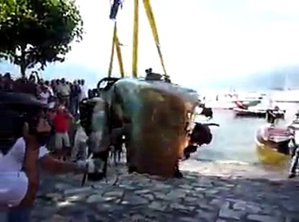 IMPRESSIONANTE! Este Bugatti passou 73 anos no fundo de um Lago!