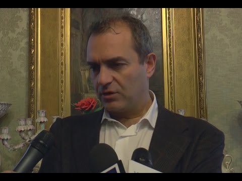 Napoli - De Magistris: Riparte l'Albergo dei Poveri (03.12.15)