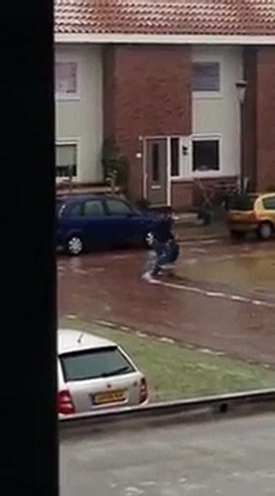 Jeter ses poubelles quand la route est recouverte de glace