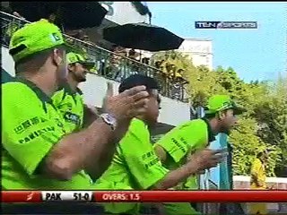 3 overs 100 runs best innings for pakistan