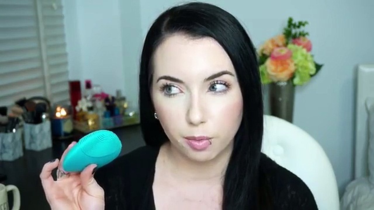 Foreo Luna Mini Review & Demo  Acne Prone Skin