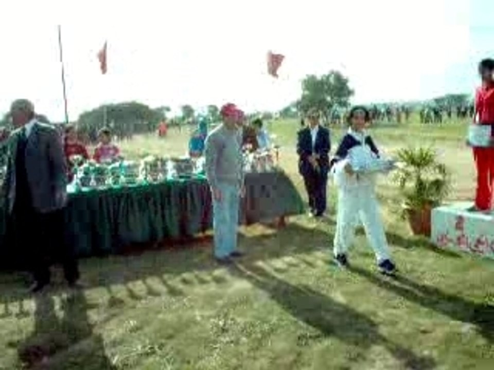 Bernoussi athletisme cross hay hassani  vainqueur :khadija N