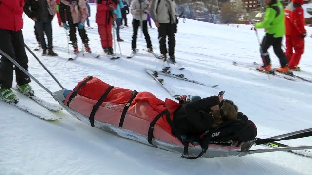 D!CI TV - Sécurité en montagne : On a testé l'évacuation en barquette au Sauze