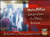 Mother Protests in Imran Khan's Live Press Conference, See What Happened Next