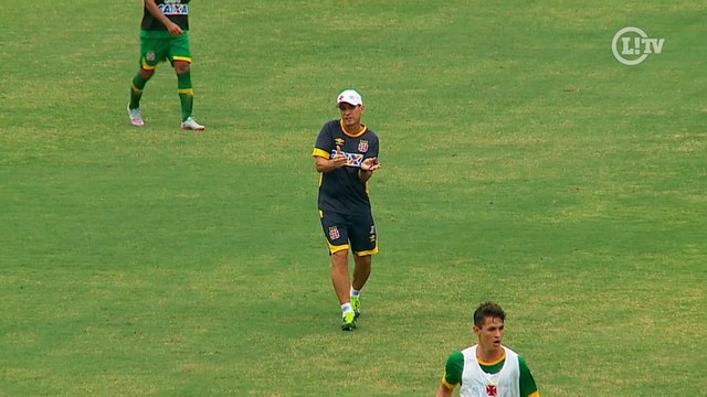 Jorginho cobra passe bom em primeiro treino aberto do Vasco em 2016
