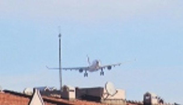 Lodos uçakları beşik gibi salladı