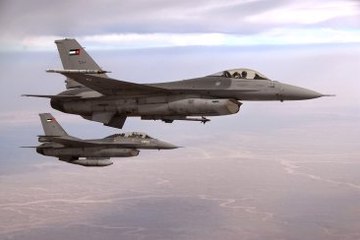 İran'a Ait Savaş Uçağı Yere Çakıldı