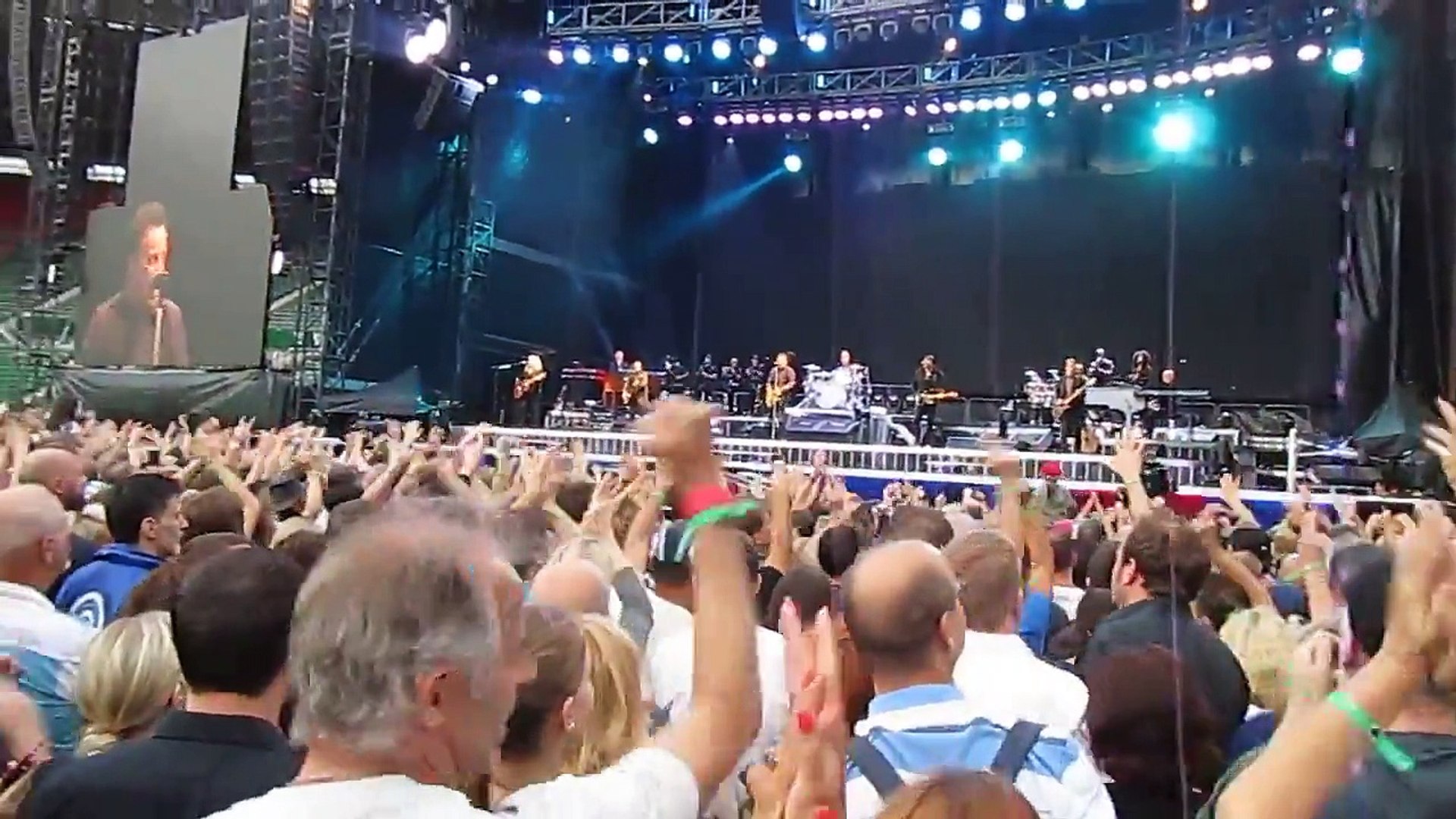 ⁣Bruce Springsteen - Badlands (Live Vienna 2012)