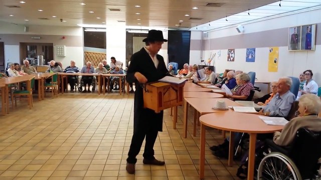 Orgue de barbarie pour seniors en Belgique par francois-dupont.be