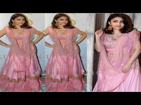 Soha Ali Khan @ The Launch Of Designer Sumona Parekh's New Collection