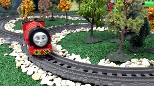 Thomas et ses Amis-Play Doh Blague Tom Moss | Peppa Pig Coquine George en anglais Épisode de lHistoire