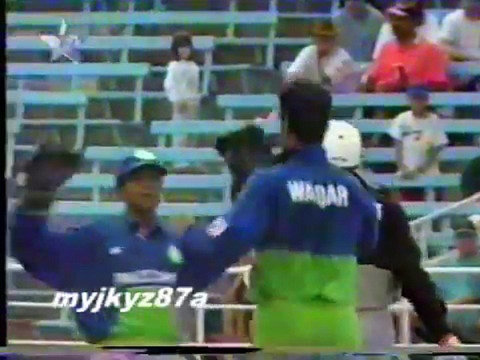 Waqar Younis 6-30 vs Newzeland (4 ODI) at Auckland (1994)