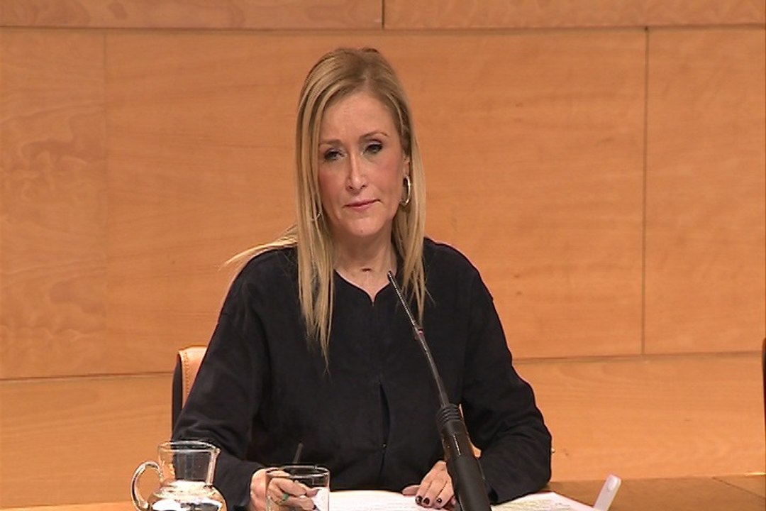 Cifuentes propone reducir diputados y listas abiertas
