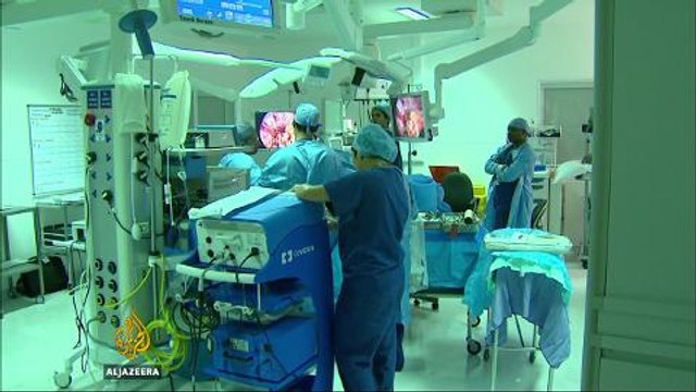 British doctors go on strike over changes to contracts