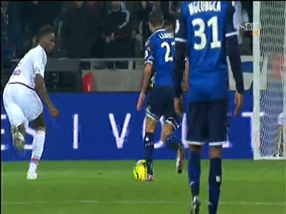 Se but avait relancer les troyens dans les jeux mais Lyon a très vite à nouveau imposé son style de jeux.  But de camus en lucarne