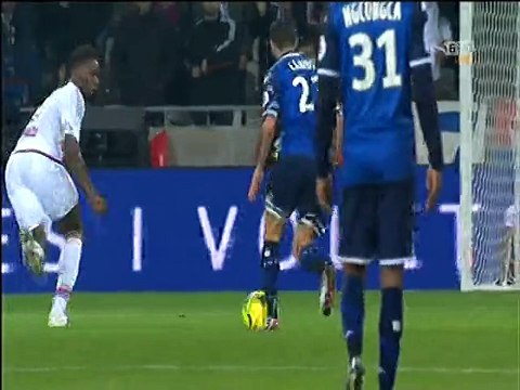 Se but avait relancer les troyens dans les jeux mais Lyon a très vite à nouveau imposé son style de jeux. But de camus en lucarne